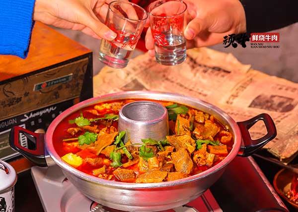 探店:顽牛鲜烧牛肉到底是一家怎样的餐饮店?【图1】
